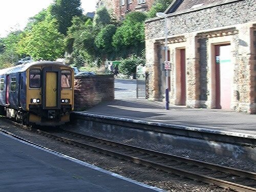 Train pulling into station pic